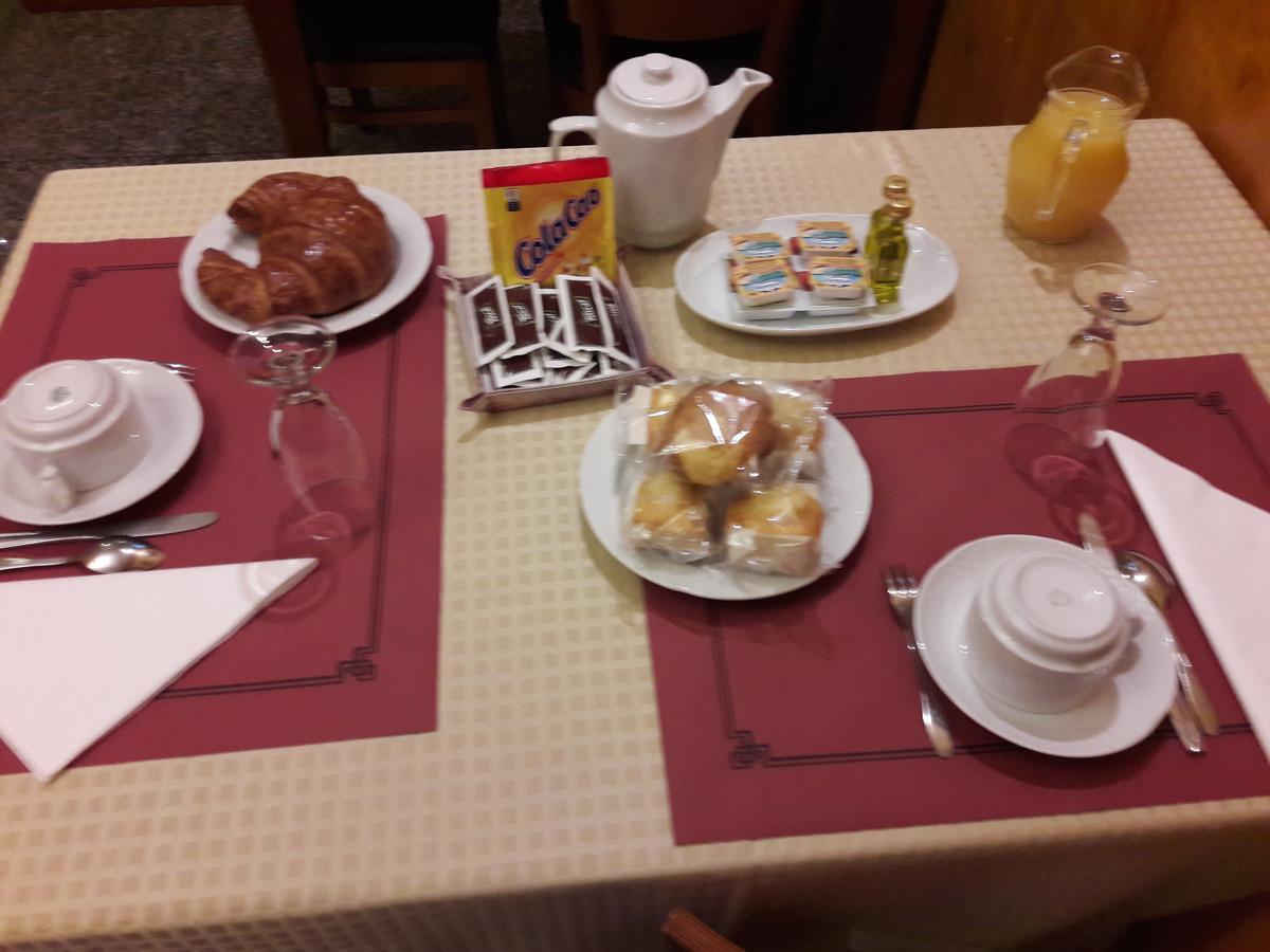 14 Hotel